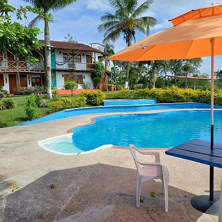 Finca Hotel Palmas Frente A Panaca Кімбая Екстер'єр фото