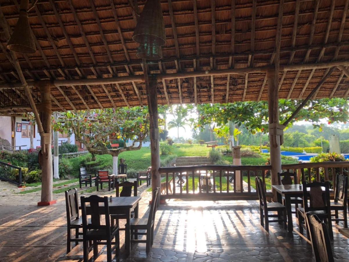 Finca Hotel Palmas Frente A Panaca Кімбая Екстер'єр фото